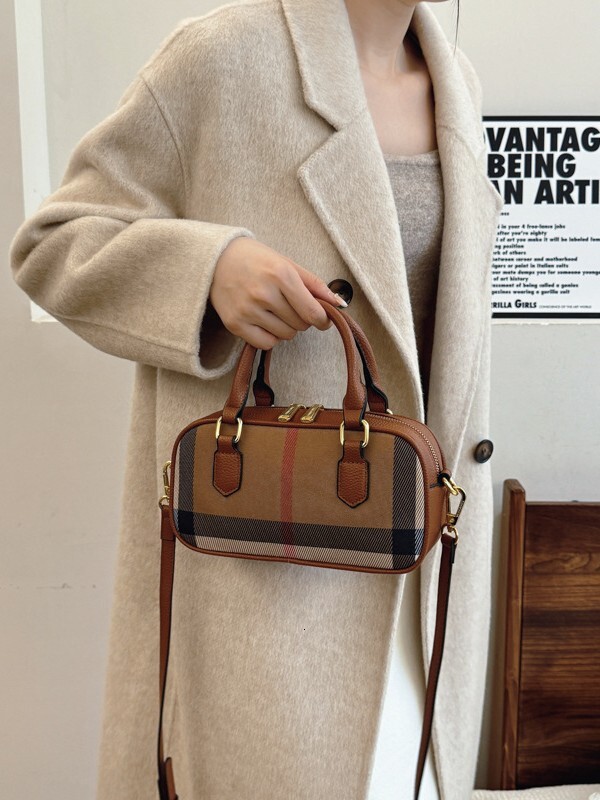 Luxury Brand Designer Hand Bag Fashion Free Shipping Exclusive Women's Bag 2025 New Fashion Women's Single Shoulder Crossbody Bag High-End B