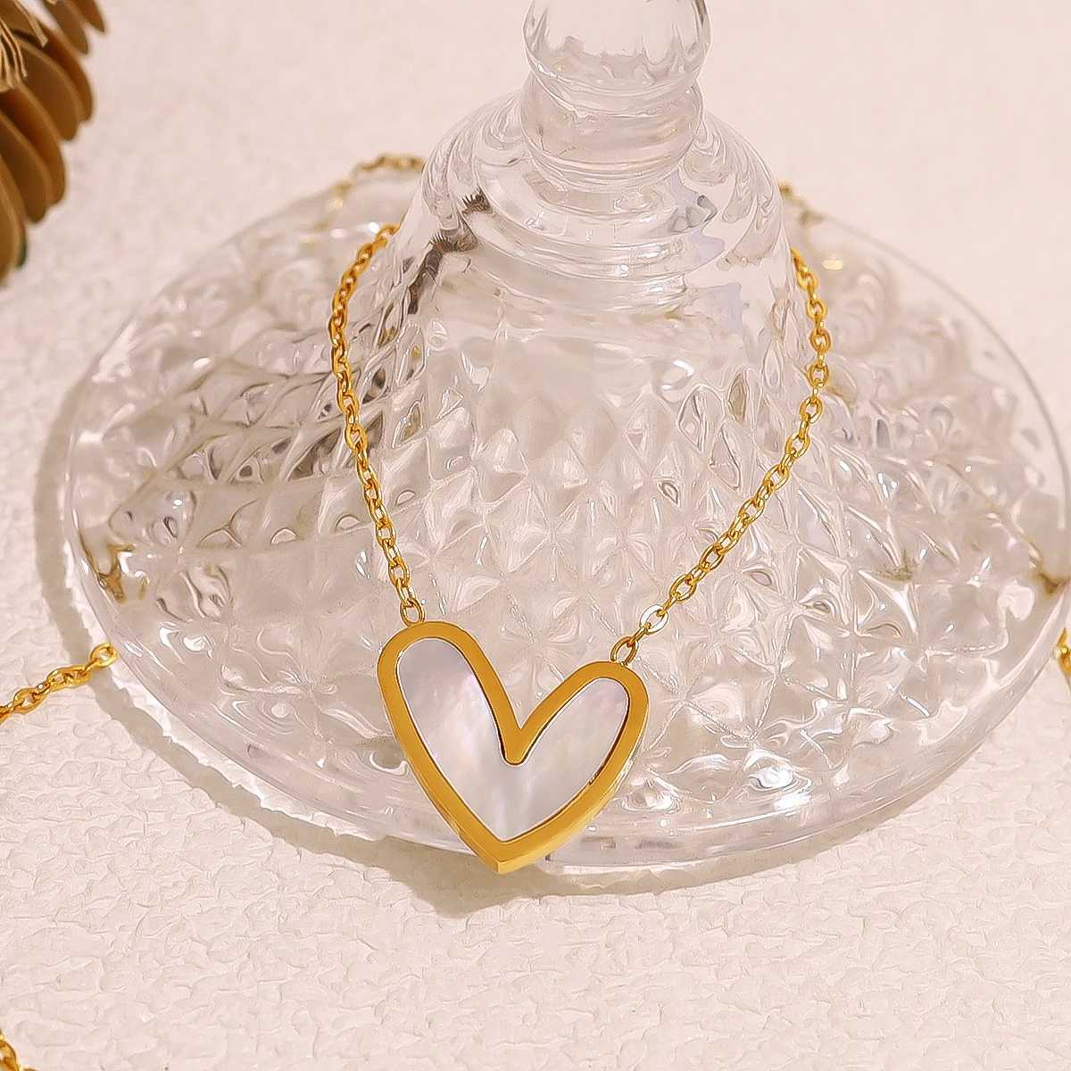 WILD FREE Stainless Steel Asymmetrical Heart Pendant Necklace for Women Charm White Shell 18K Gold Plated Trendy Jewelry G251217