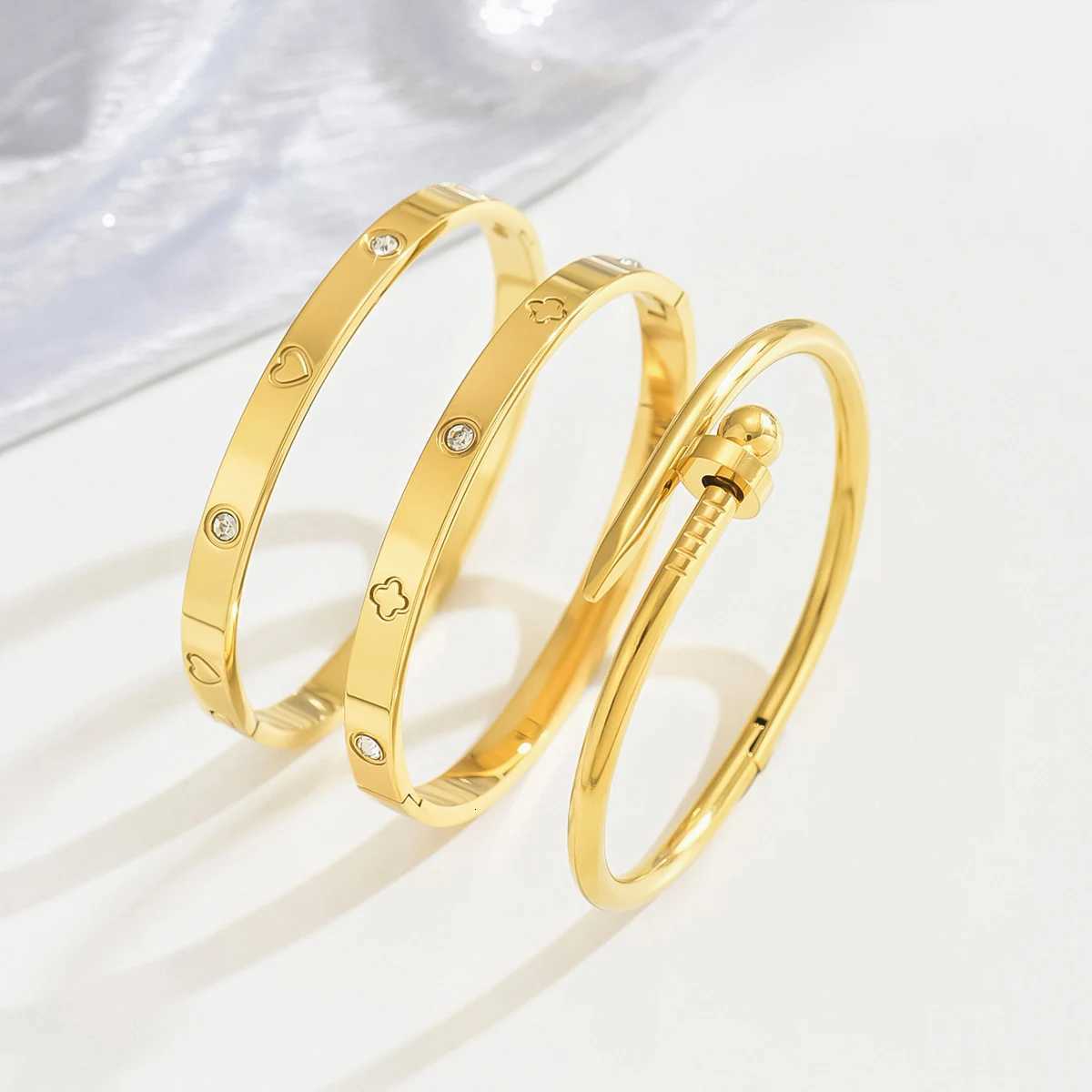 luxury Stainless steel set diamond Lucky Fashion womens gold bangles M251217