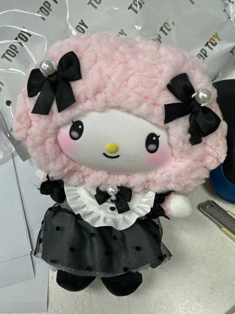 Sanrio Genuine Blind Box Family Sisters Group Wear Series Enamel Mystery Box Bag Pendant Kuromi Pochacco Doll Surprise Gift Toys H251217