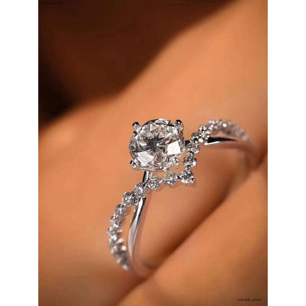 S925 silver Four-Claw Crown Engagement Wedding Classic Fashion Women's Party VVS Moissanite Ring