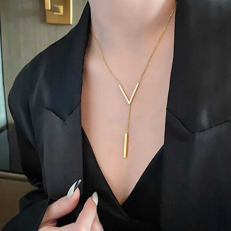 Simple V-shaped Long Sexy Clavicle Necklace Gold Color Long Neck Chain Women Vertical Bar Pendant Necklace Party Jewelry Gifts G251217