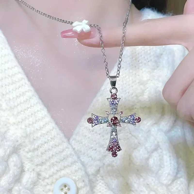 Crystal Cross Pendant Necklace for Women Girls Shiny Sweet Chain Punk Party Fashion Pendant Fashion Y2K Jewelry Accessories G251217