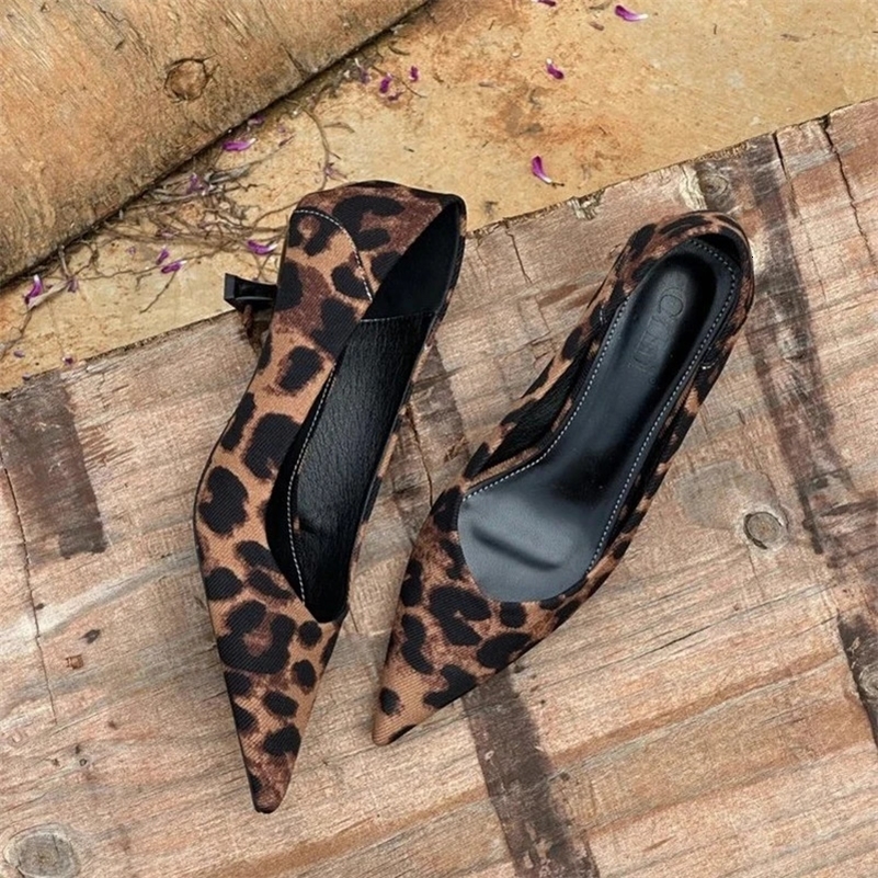 Spring Vintage Women Leopard Pumps Shoes Fashion Pointed Toe Slip On Shoes Concise Office Lady Shoes woman 251209