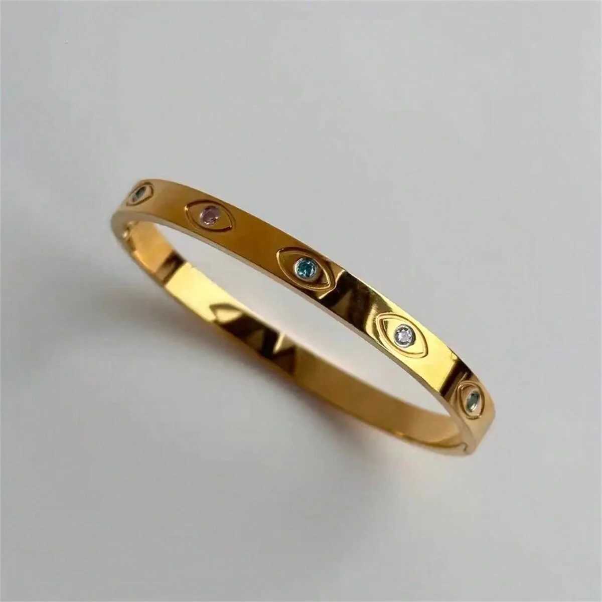 Vintage 18K Gold Plated Stainless Steel Sun Star Eye Bangle for Women Fashion Party Wedding Jewelry Gift M251217