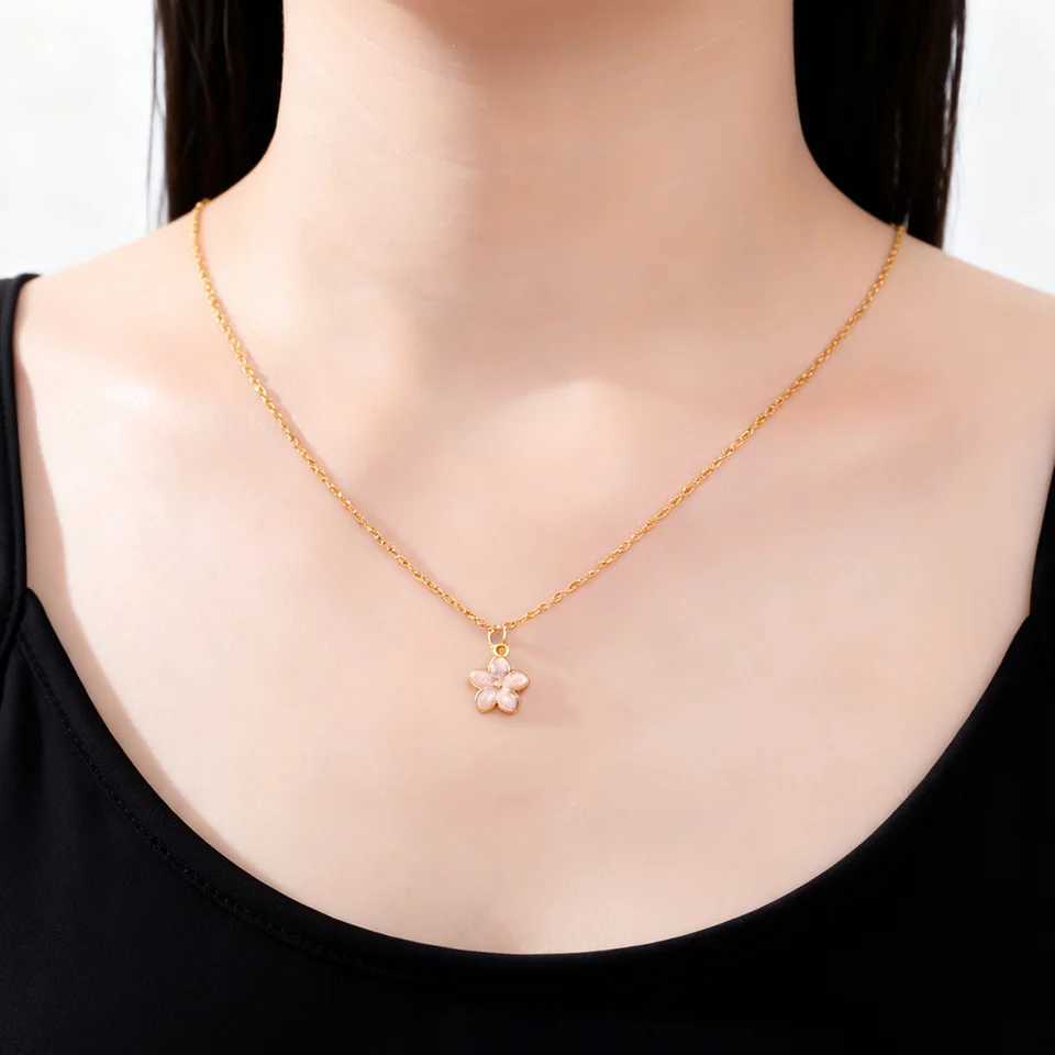 Cazador Plumeria Daisy Mini Flower Necklaces for Women Stainless Steel Gold Color Jewelry Chain Necklace 2025 Trend G251217