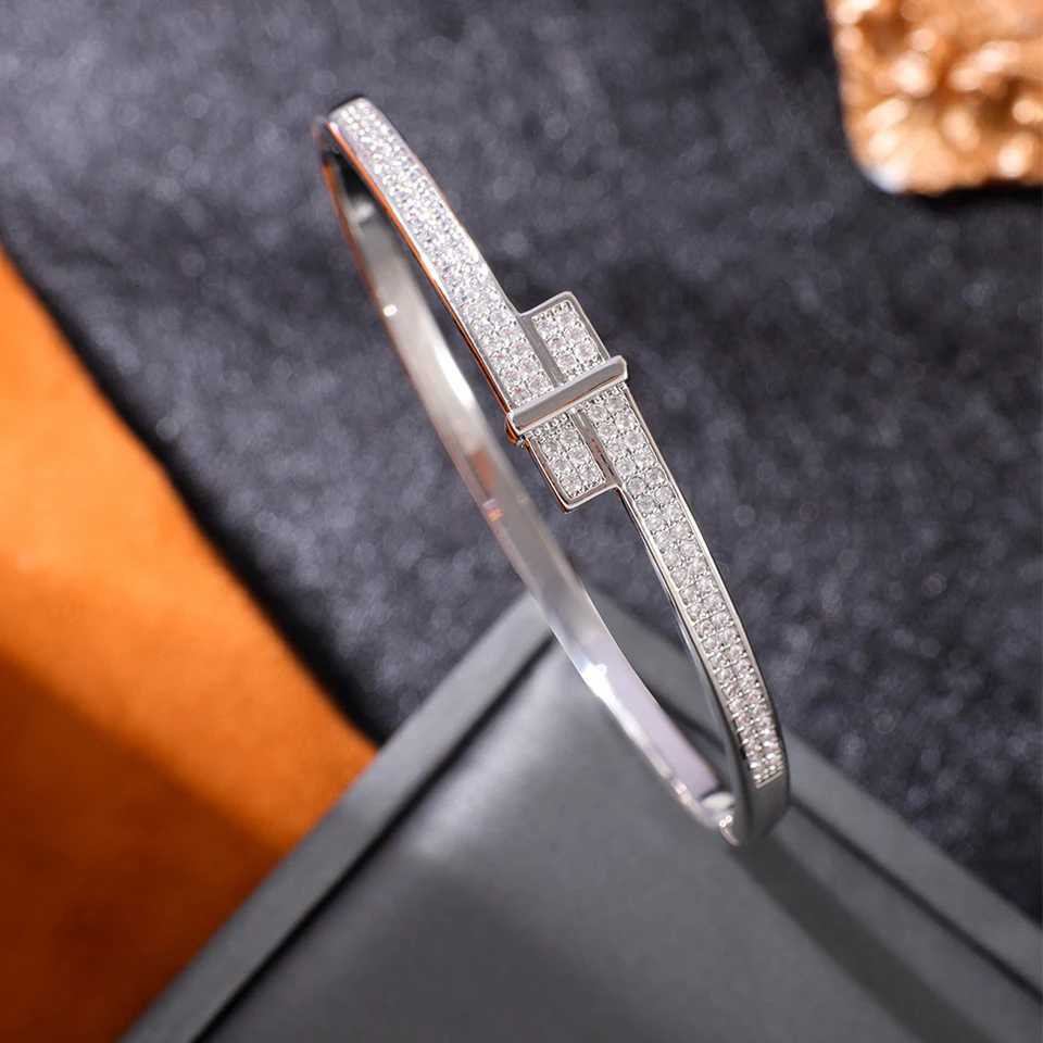 ZAKOL Brand Horizontal Bar Designed Micropaved Zirconia Bangles for Women New Fashion Banquet Party Jewelry M251217