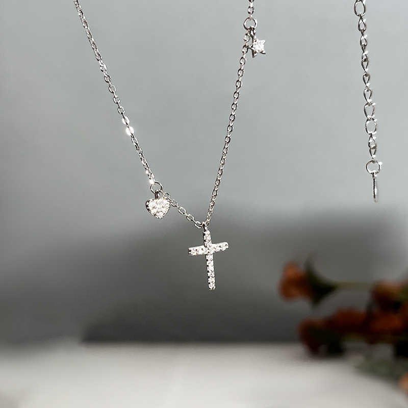 Fashion 18K Gold Plated Heart Cross Necklace Shiny Zircon Jesus Cross Pendant Religious Faith Accessories Wholesale designer necklace diamond jewelry 