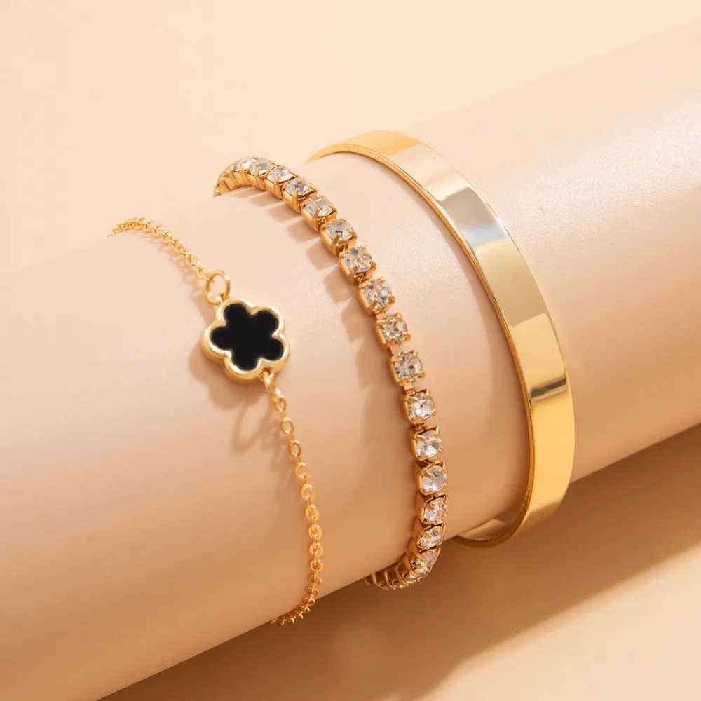 luxury Set Hip-hop Punk Five- Grass Rhinestone Chain Simple Geometric Smooth Surface Bangles for Women Jewelry Sets M251217