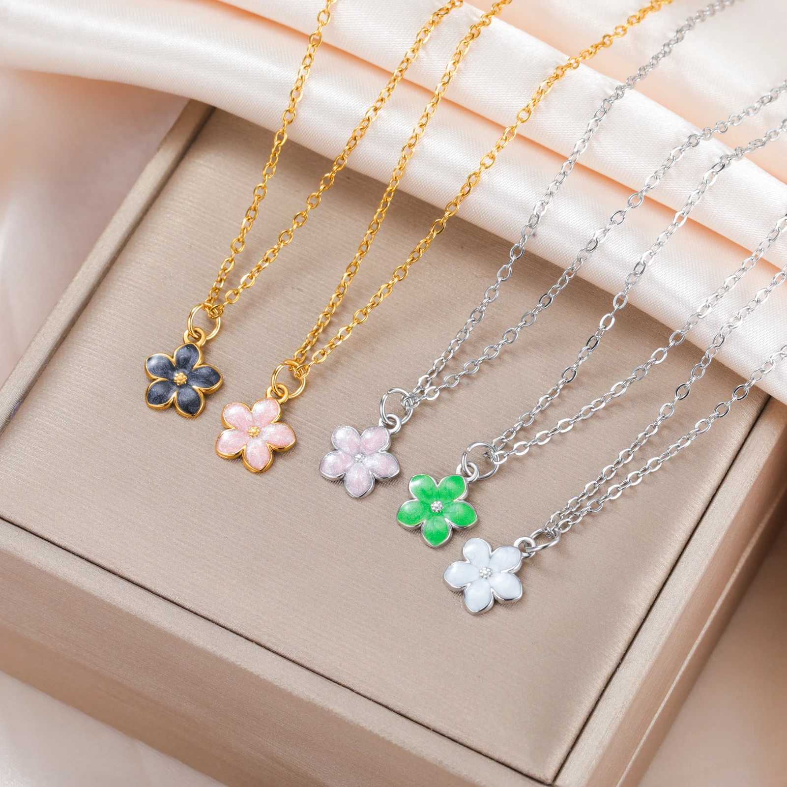 Cazador Plumeria Daisy Mini Flower Necklaces for Women Stainless Steel Gold Color Jewelry Chain Necklace 2025 Trend G251217
