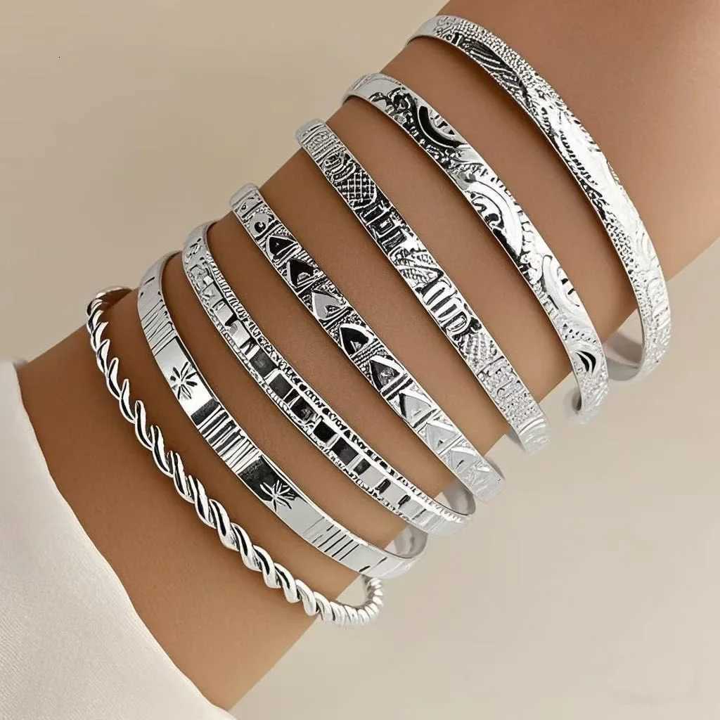Stainless Steel 7 Pcs/Set Punk s for Women Girls Goth Heart Prints Metal Design Open Bangle Party Fashion Jewelry Gifts M251217