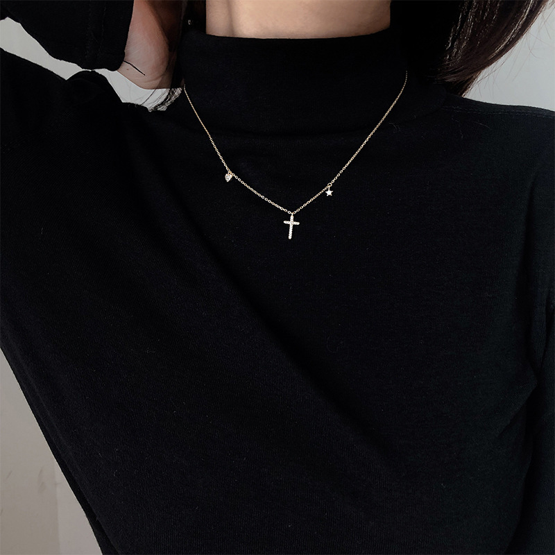 Fashion 18K Gold Plated Heart Cross Necklace Shiny Zircon Jesus Cross Pendant Religious Faith Accessories Wholesale designer necklace diamond jewelry 