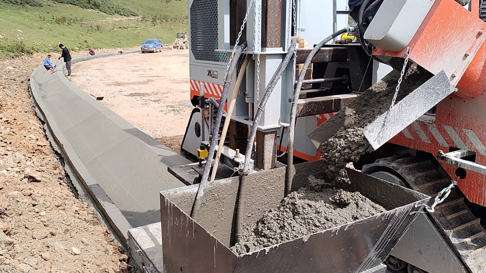 High-Speed Slipform Curb Paver: Optimizing Budget and Timeline for Highway Projects