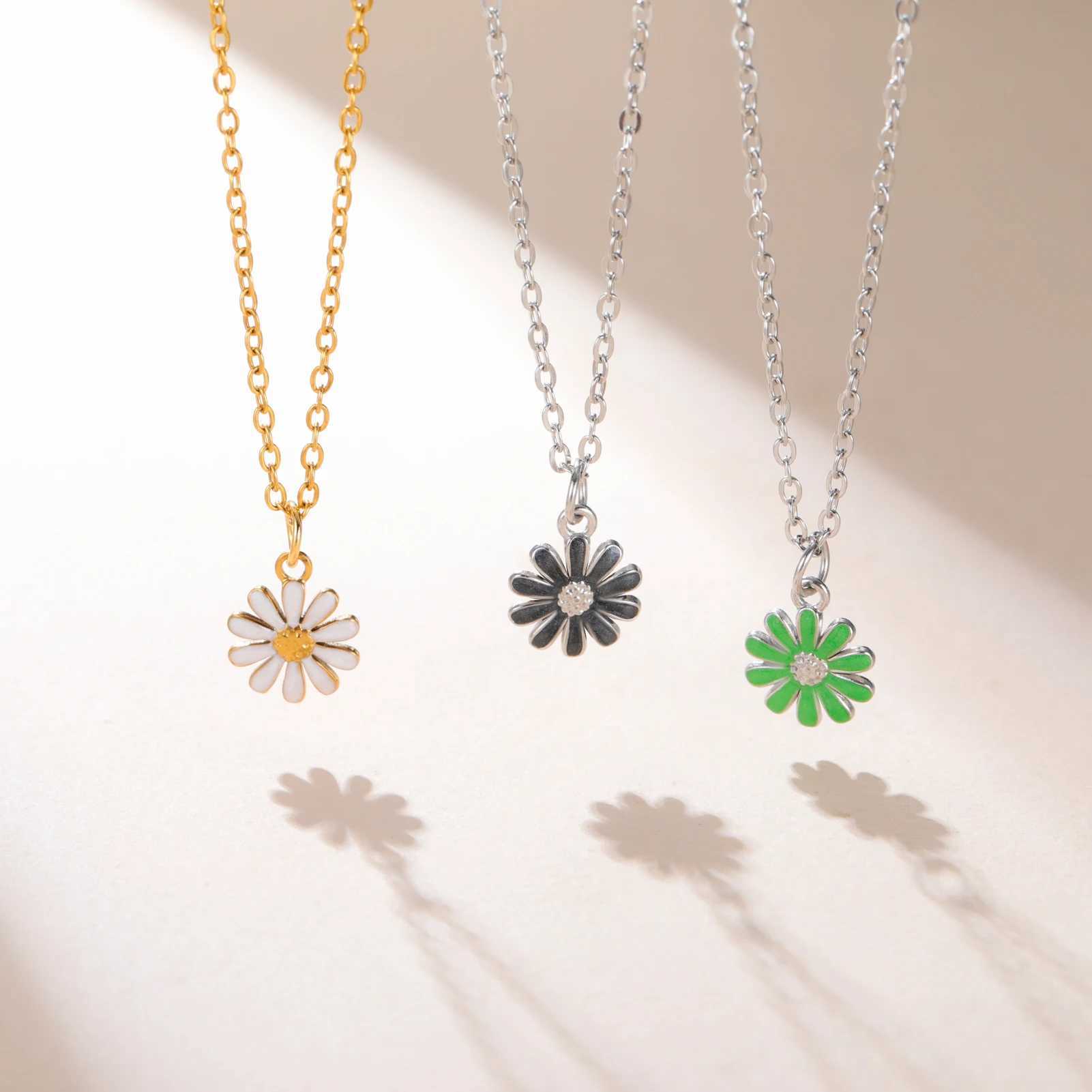Cazador Plumeria Daisy Mini Flower Necklaces for Women Stainless Steel Gold Color Jewelry Chain Necklace 2025 Trend G251217