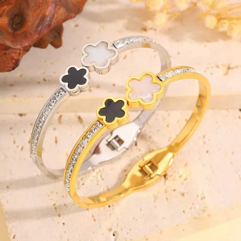 Gold/Silver luxury Stainless Steel Double Flower Plum Blossom Open Bangle Temperament for Woman Girl Hip Hop Party Jewelry C r Gift M251217