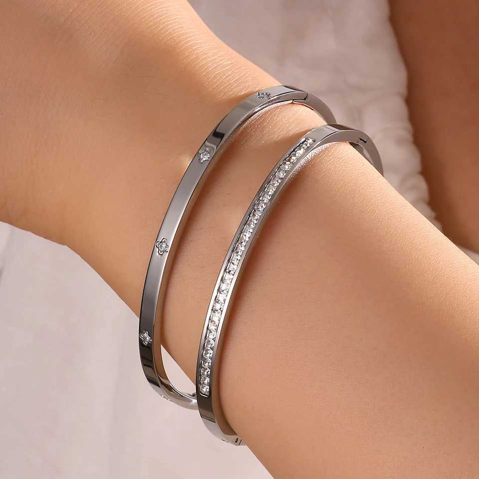 ZAKOL 2Pcs Shiny Zircon Stainless Steel s Set Fashion Jewelry for Couples Exquisite Valentines Day Jewelry Gift M251217