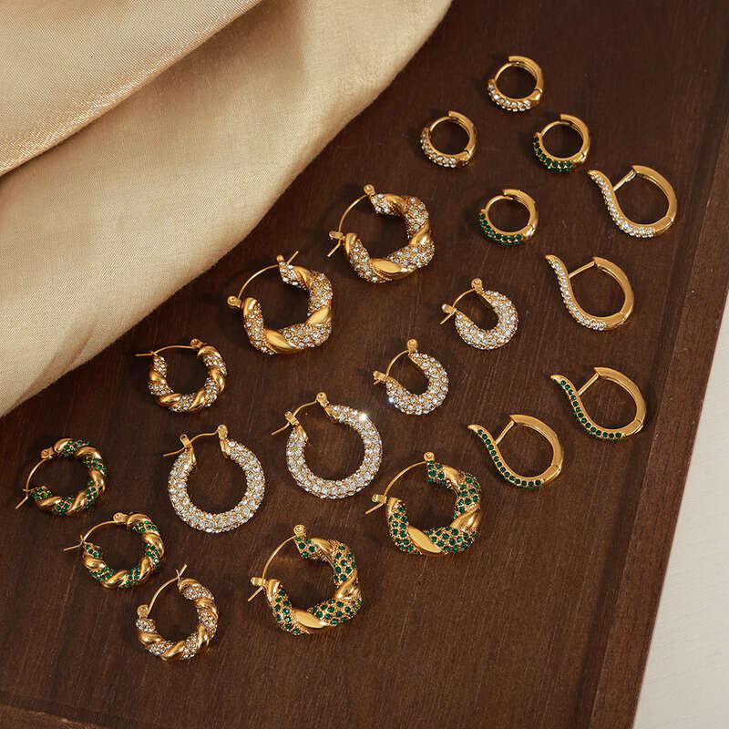 High-Quality 18K Gold Silver Plated Titanium Hoop Huggie Earrings Inlaid with Sparkling White & Green Cubic Zirconia, Ideal Christmas Gift for Women P