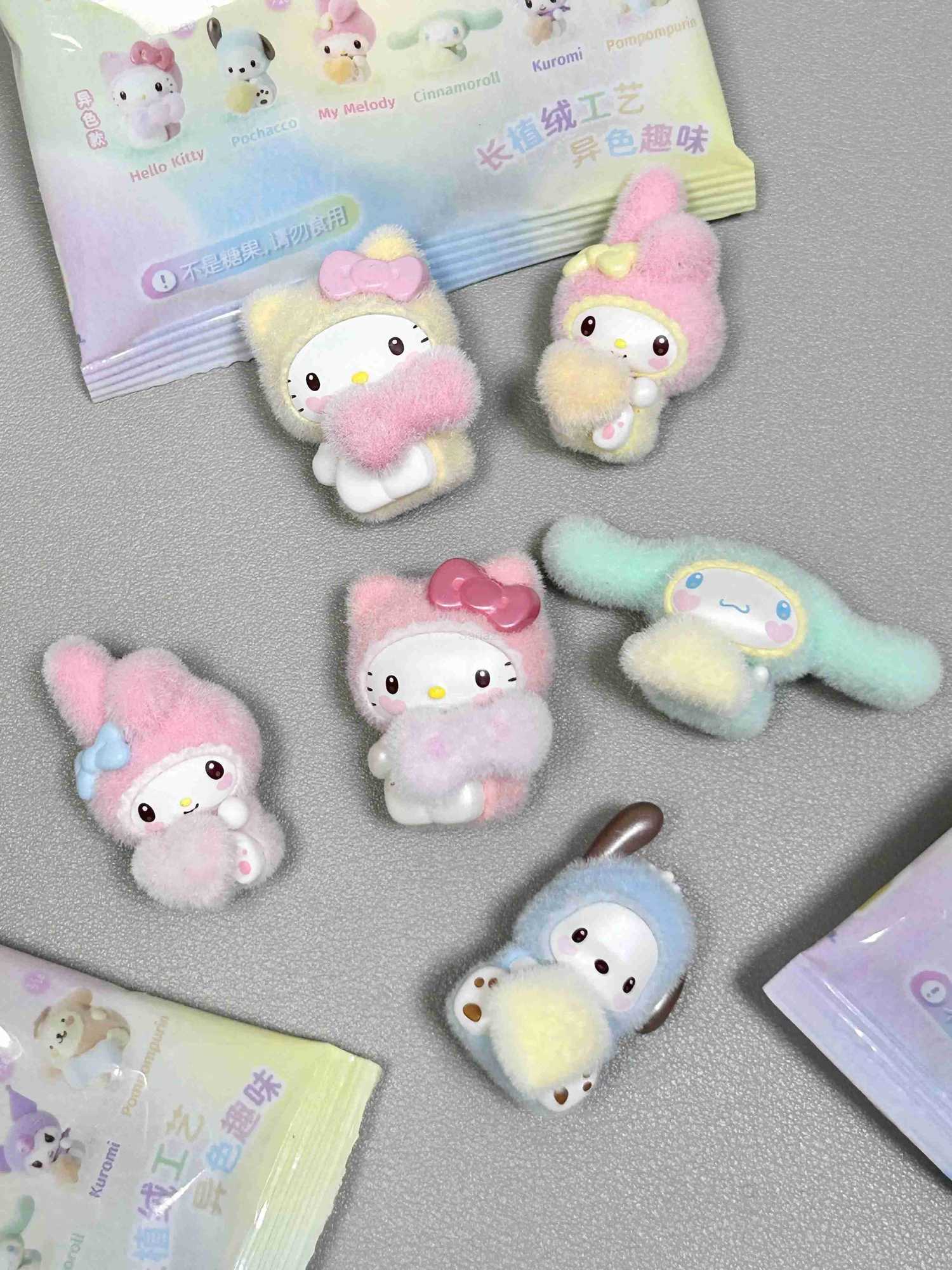 Sanrio Fluffy Baby Blind Box Hellokitty Flocking Mini Doll Figure Ornament Mymelody Pochacco Trend Toy Child Birthday Gift H251217