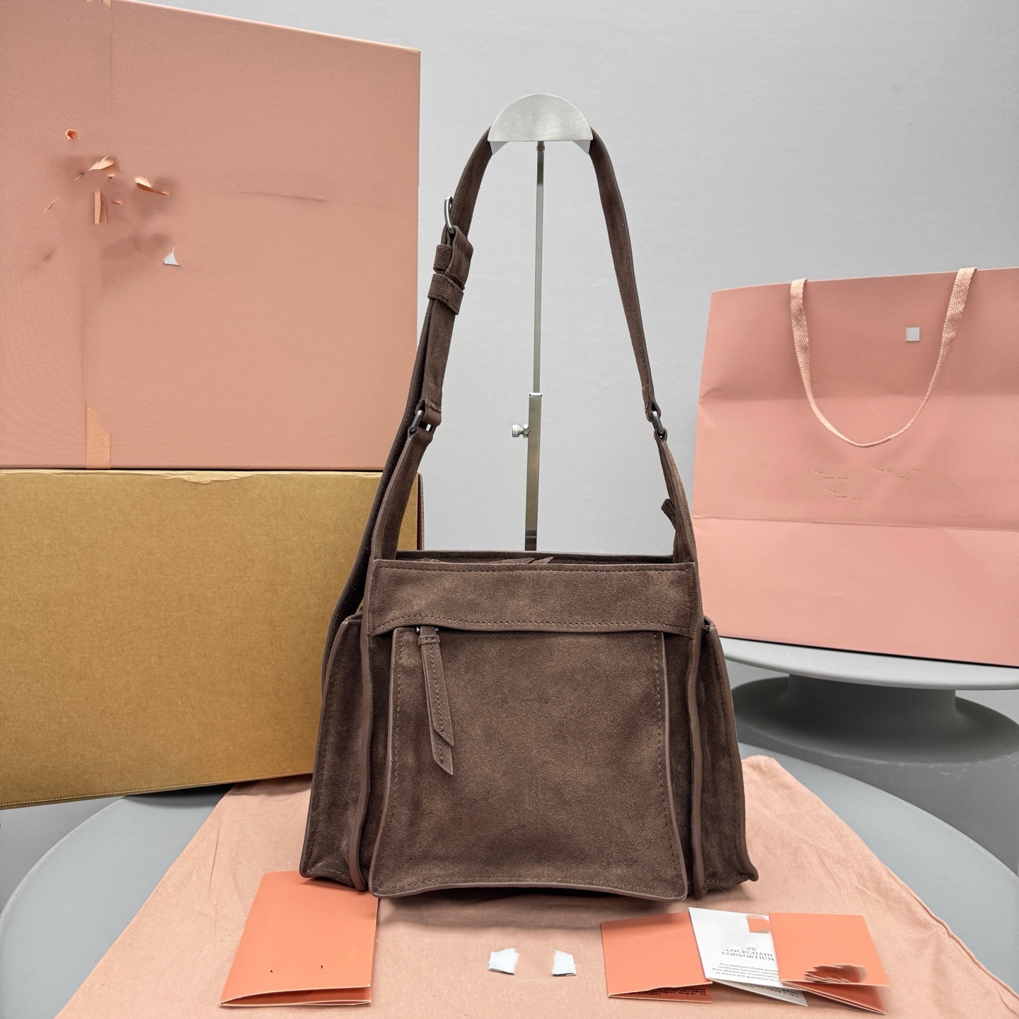 25 Autumn/Winter New Designer Style Suede Postman Bag