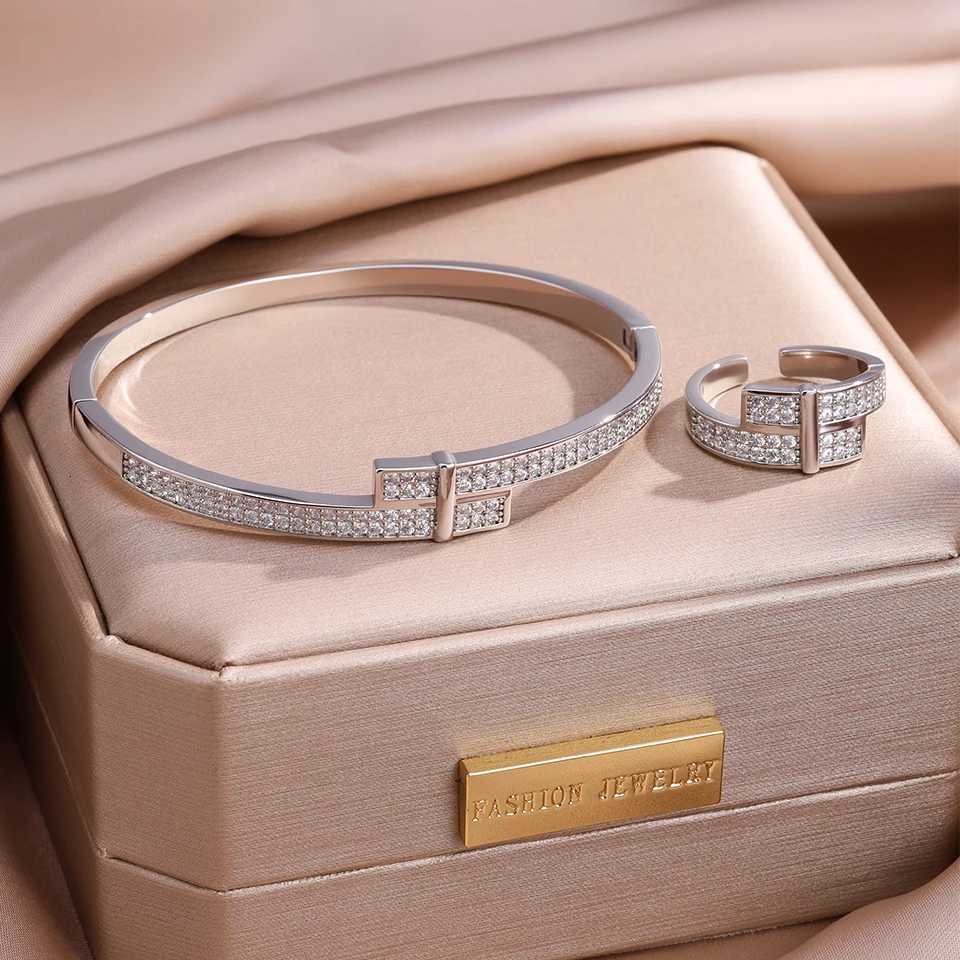 ZAKOL Slivery/Golden 18K Gold Plated AAA Zircon Rings for Women H Head Niche Design Luxury Party Jewelry M251217