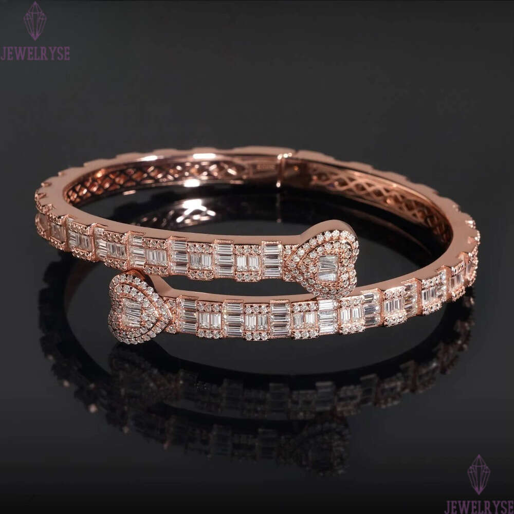 Hip Hop Style 925 Silver Iced Out Fine Jewelry with VVS Moissanite Diamond Heart Pendant Necklace A Must Have for Men Who Pursue Luxury Hip Hop Jewelr