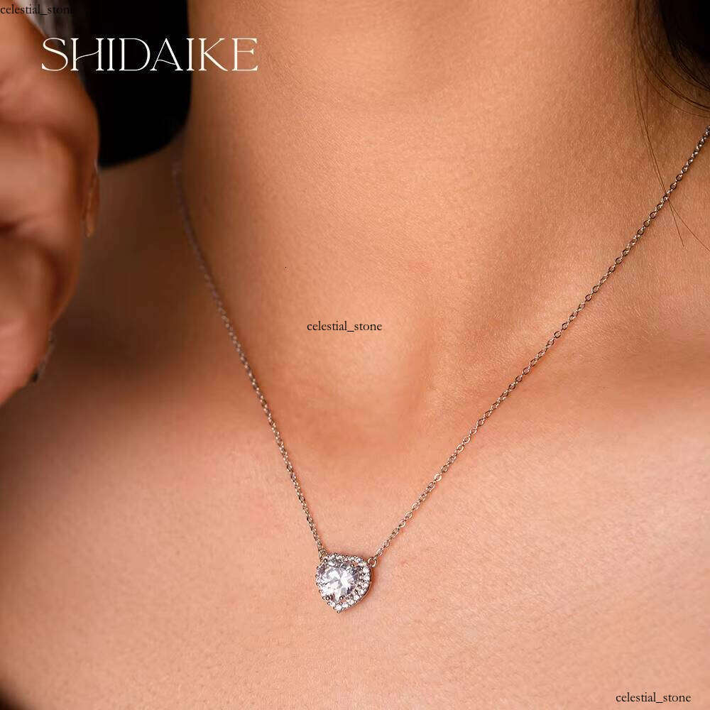Women's VVS Moissanite Fashion Pendant Necklace Beautiful Heart-Shaped Brass Cut White Diaspore Sier Plated