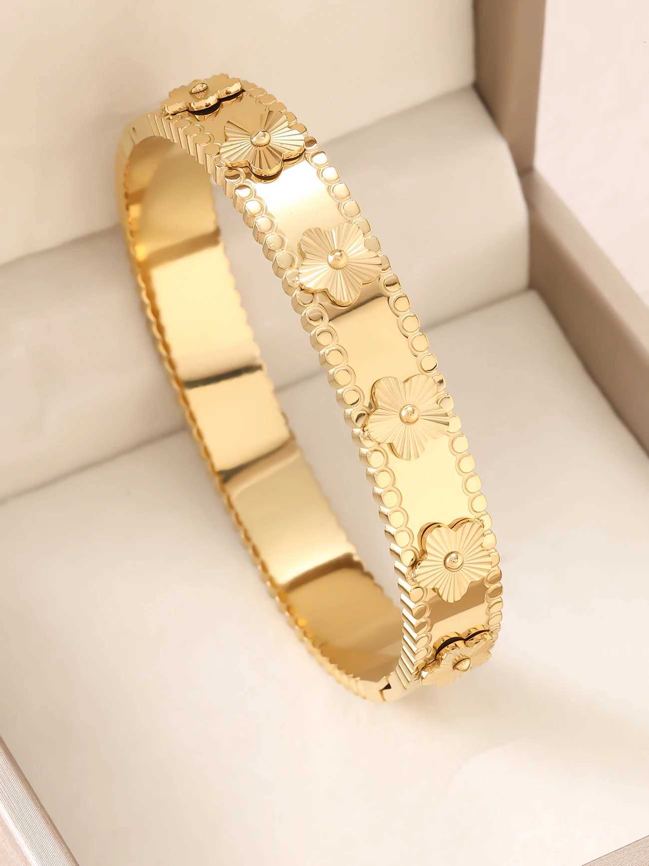 18K luxury gold-plated stainless steel non fading gold - durable and fashionable jewelry accessory suitable for holiday gifts M251217