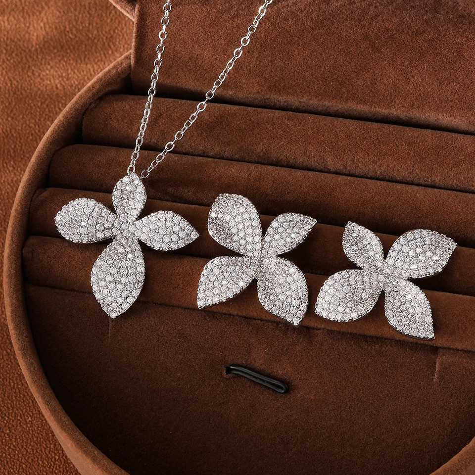 Luxury Delicate Fashion Earrings Necklace Set With Sparkly Zircons Suitable For Womens Party Wear Jewelry G251217