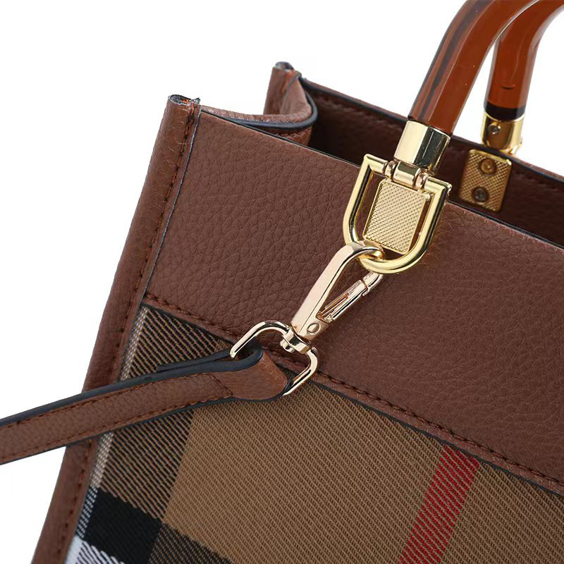 Free Shipping Trendy Plaid Patchwork Handbag 2026 Spring Designer New Arrival Fashionable and Textured Versatile Large Capacity Womens Tote Bag