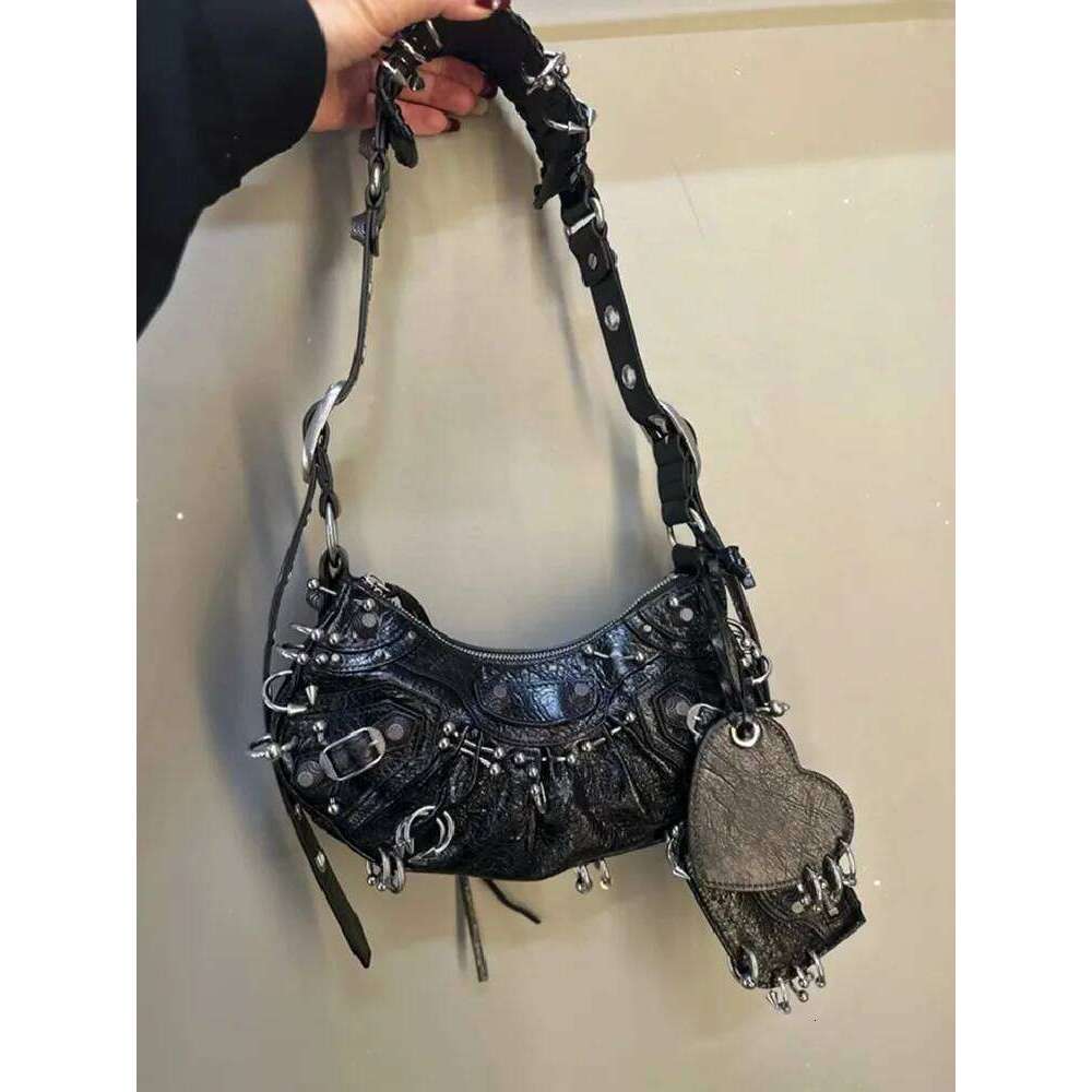 New Women S Fashion Shoulder European Vintage Style Cropped Studded Motorcycle Bag Soft Material Crossbody Design - view 6