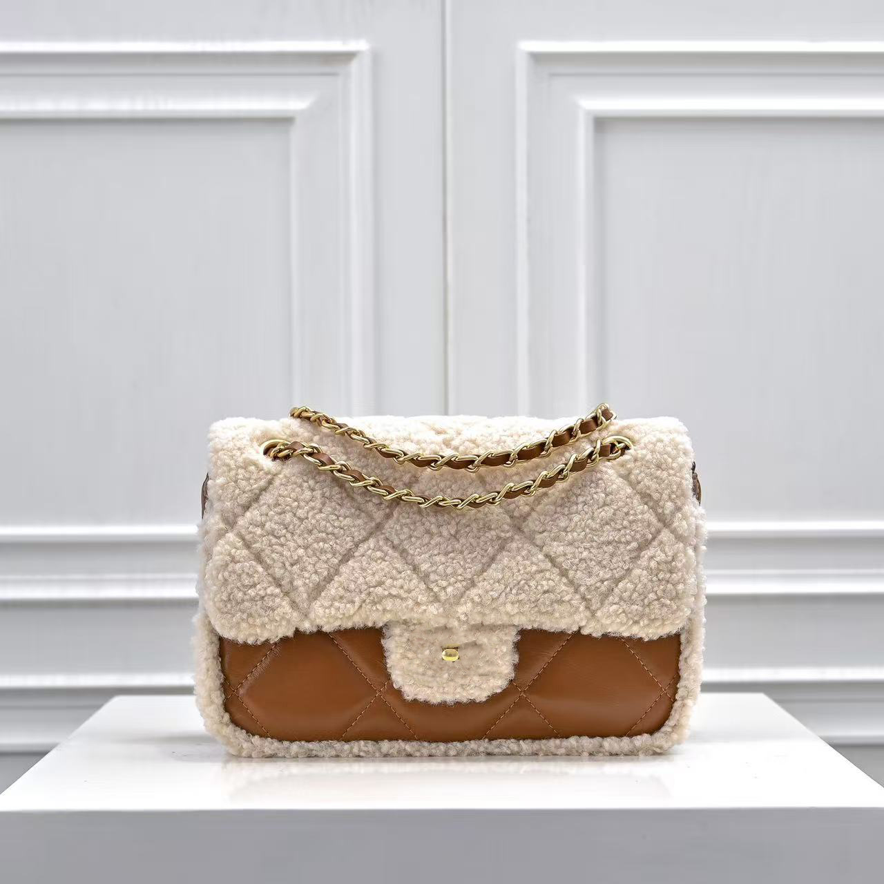 2025 Furry Lamb Wool Armpit Shopping Bag Handbag Chic Luxury Designer Handbag - Multifunctional Leather Single-shoulder Makeup Bag and Crossbody Clutch Bag Series