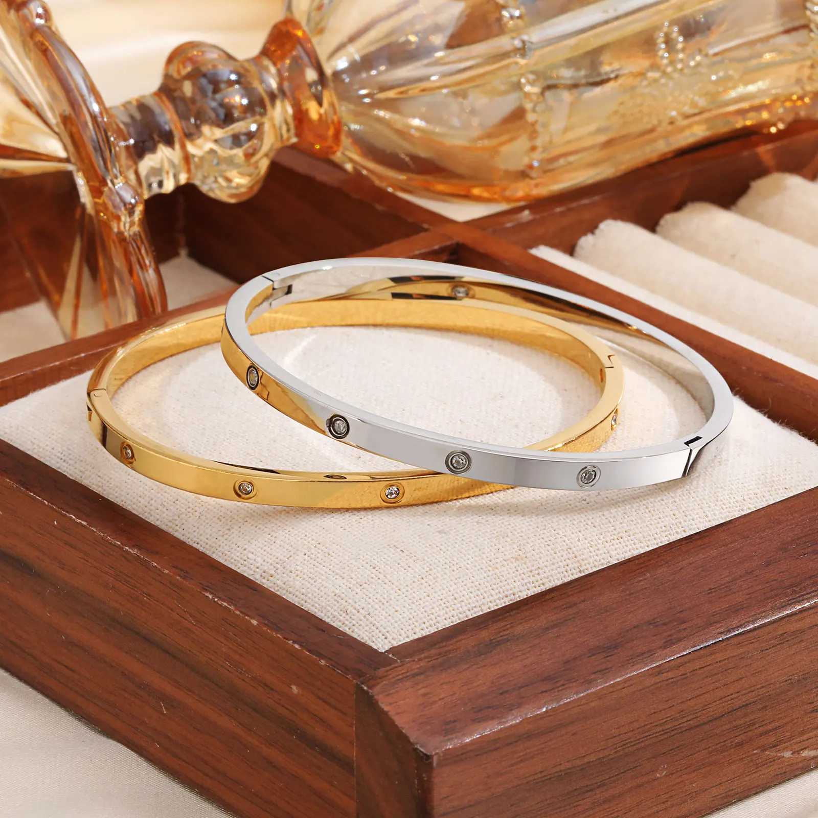 Luxury Cubic Zircon Stainless Steel for Women Gold Plated Waterproof Openable Bangle High Quality Charm Jewelry Gift M251217