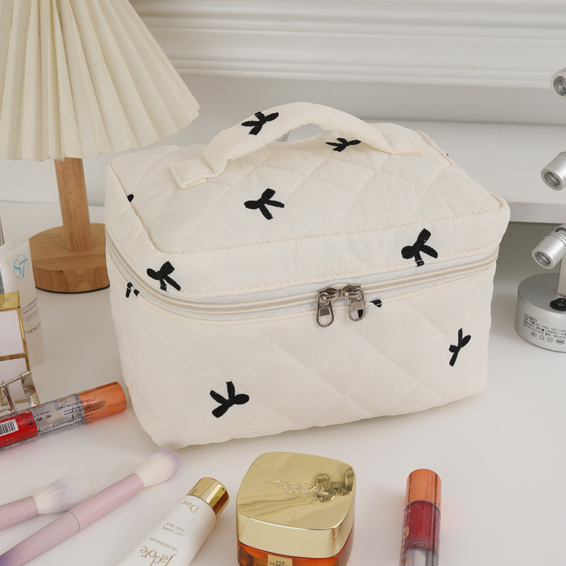 604 Portable Toiletry Bag, Travel Organizer, Mini Lipstick Pouch, Cosmetic Organizer