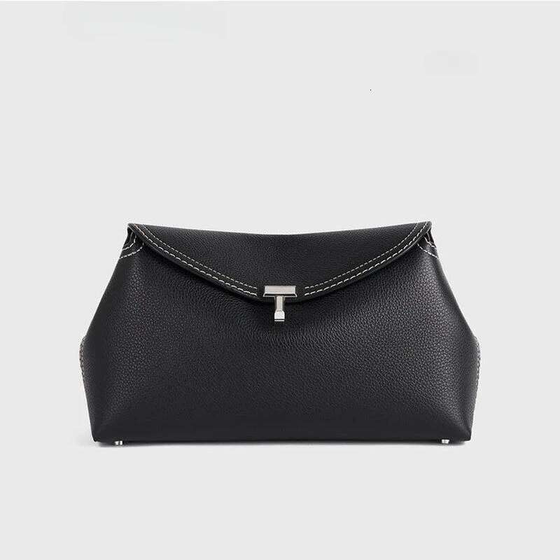 High Quality Messenger New Large Capacity Fashion Light Luxury Niche Cowhide One Shoulder Commuter Female Bag