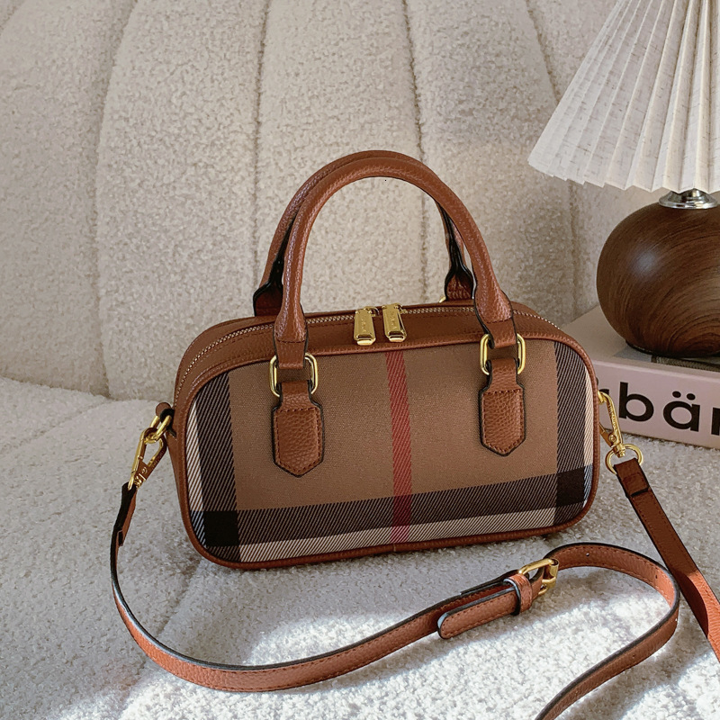 Luxury Brand Designer Hand Bag Fashion Free Shipping Exclusive Women's Bag 2025 New Fashion Women's Single Shoulder Crossbody Bag High-End B