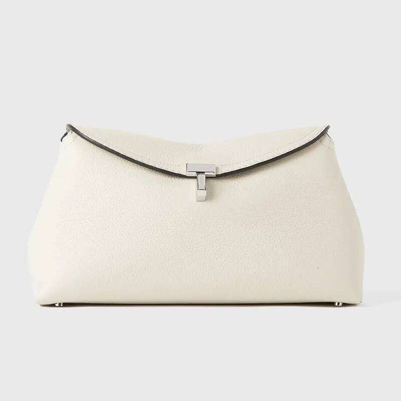 High Quality Messenger New Large Capacity Fashion Light Luxury Niche Cowhide One Shoulder Commuter Female Bag