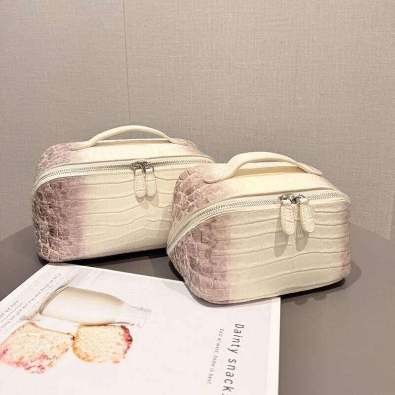 Genuine Leather Stone Makeup For Women New Himalayan Crocodile Pattern Cowhide Travel Toiletry Storage Cosmetic Bag St251217