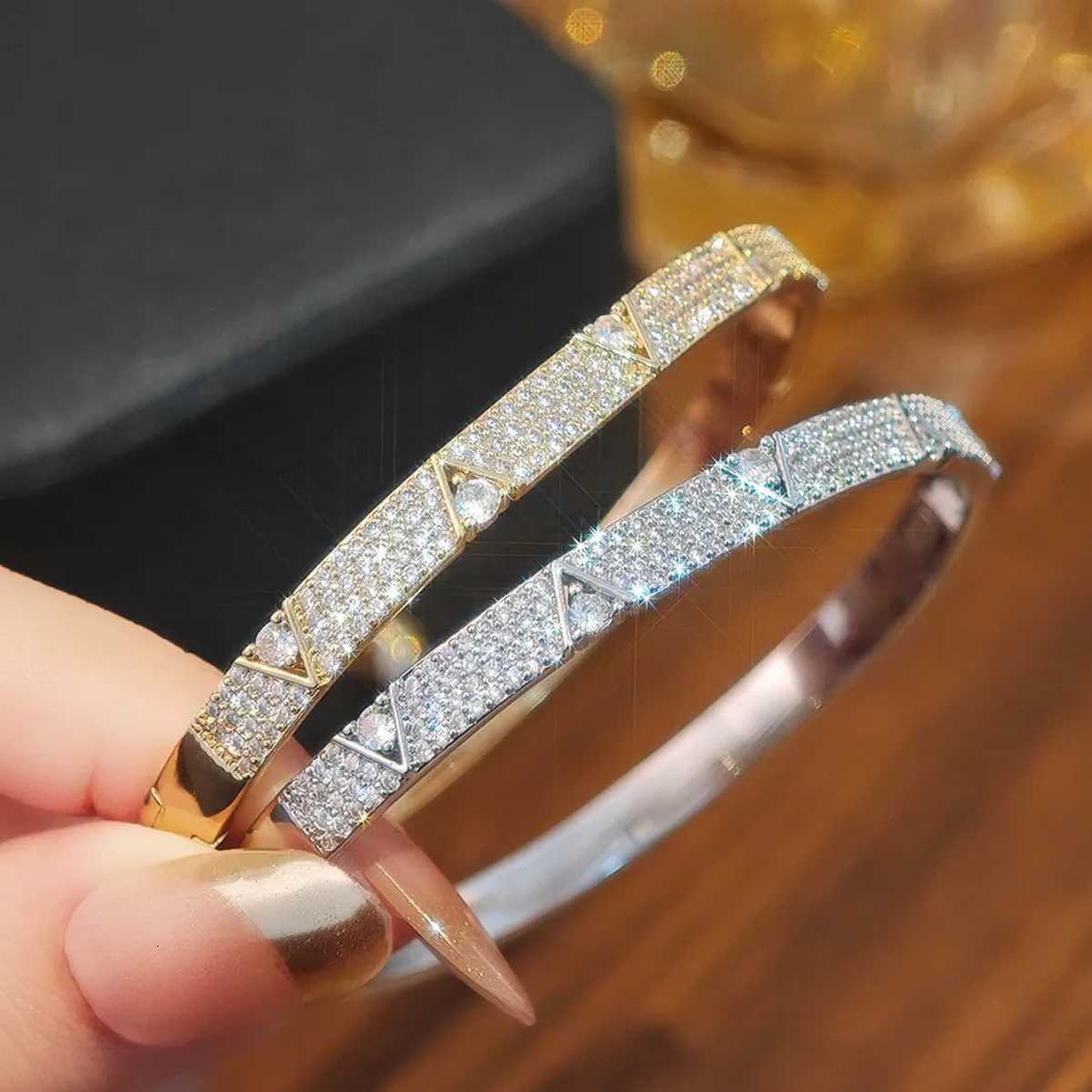 ZAKOL Light Luxury V-shaped Micro Inlaid Zircon For Women/Men New Unique Design Jewelry Gift M251217