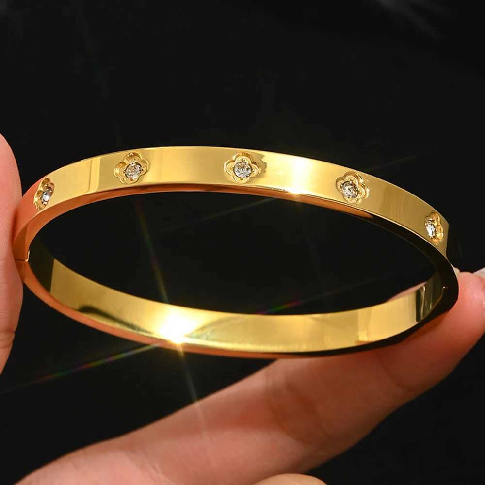 18K stainlESS steel gold womens fashion simple new hot c r stainlESS steel jewelry M251217