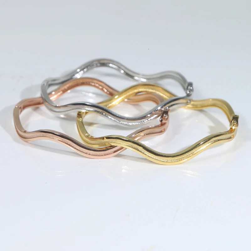 High Polished Sparking CZ Wave Twisted Band Stacking Bangle 5A Cubic Zirconia Paved Gold Color Women Fashion Jewelry M251217