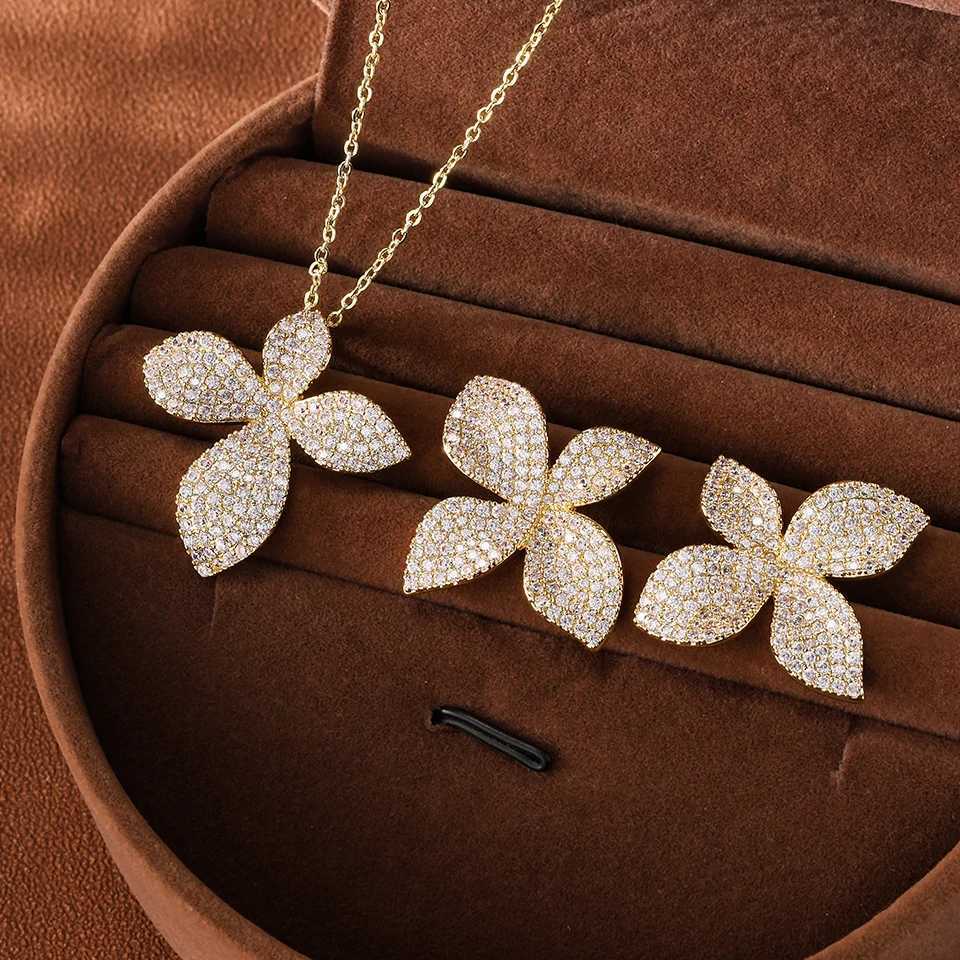 Luxury Delicate Fashion Earrings Necklace Set With Sparkly Zircons Suitable For Womens Party Wear Jewelry G251217