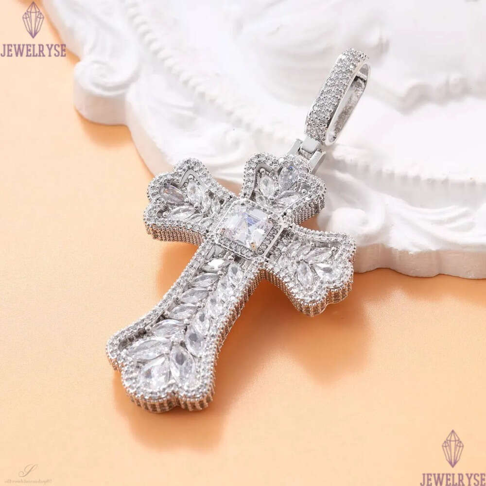 Pass the Diamond Tester VVS Moissanite 925 Sterling Silver Iced Out Hip Hop Pendants Diamond Jewelry Custom Cross Pendant
