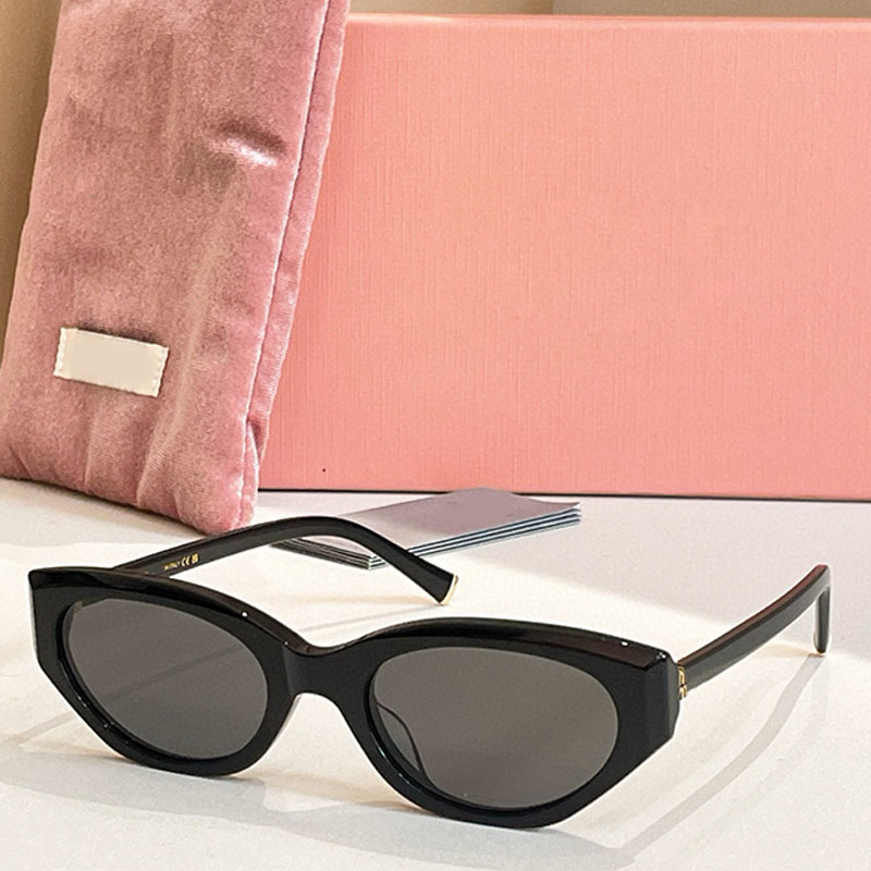 Classic Cat Eye Sunglasses SMUB18 Lady Fashion Pure Black Acetate Eyewear Modern Exquisite Style Holiday Driving Protective Lenses