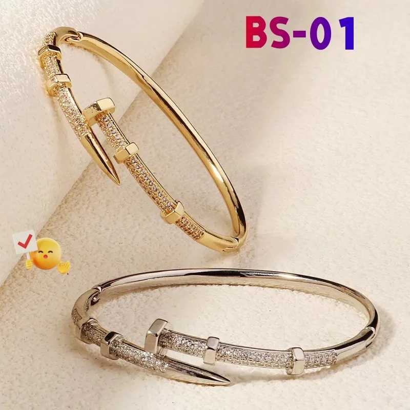 luxury Female Jewelry s Trendy Zircon Screw For Women Everyday Party Festive Jewelry As Gifts M251217