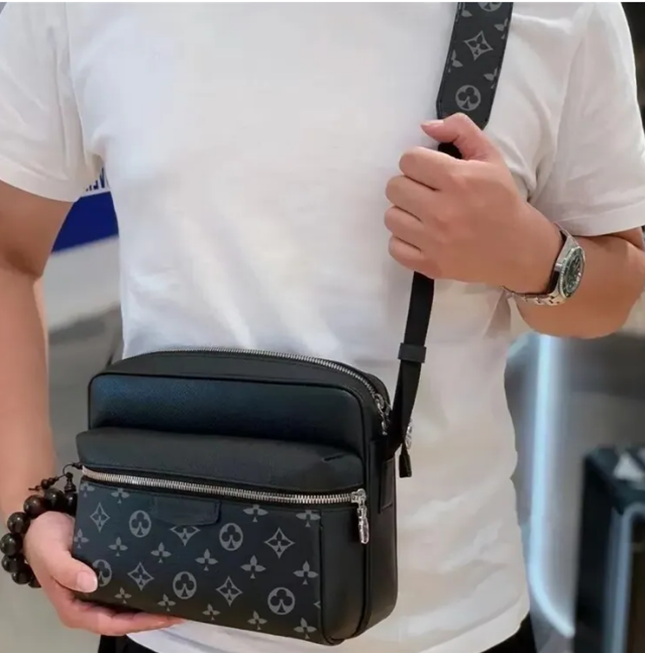 10AAAAA Mens trio outdoor sports Messenger Shoulder bag Womens flap Luxury cross bodys Hobo tote Evening Designer Genuine leather gym handbags clutch Bags