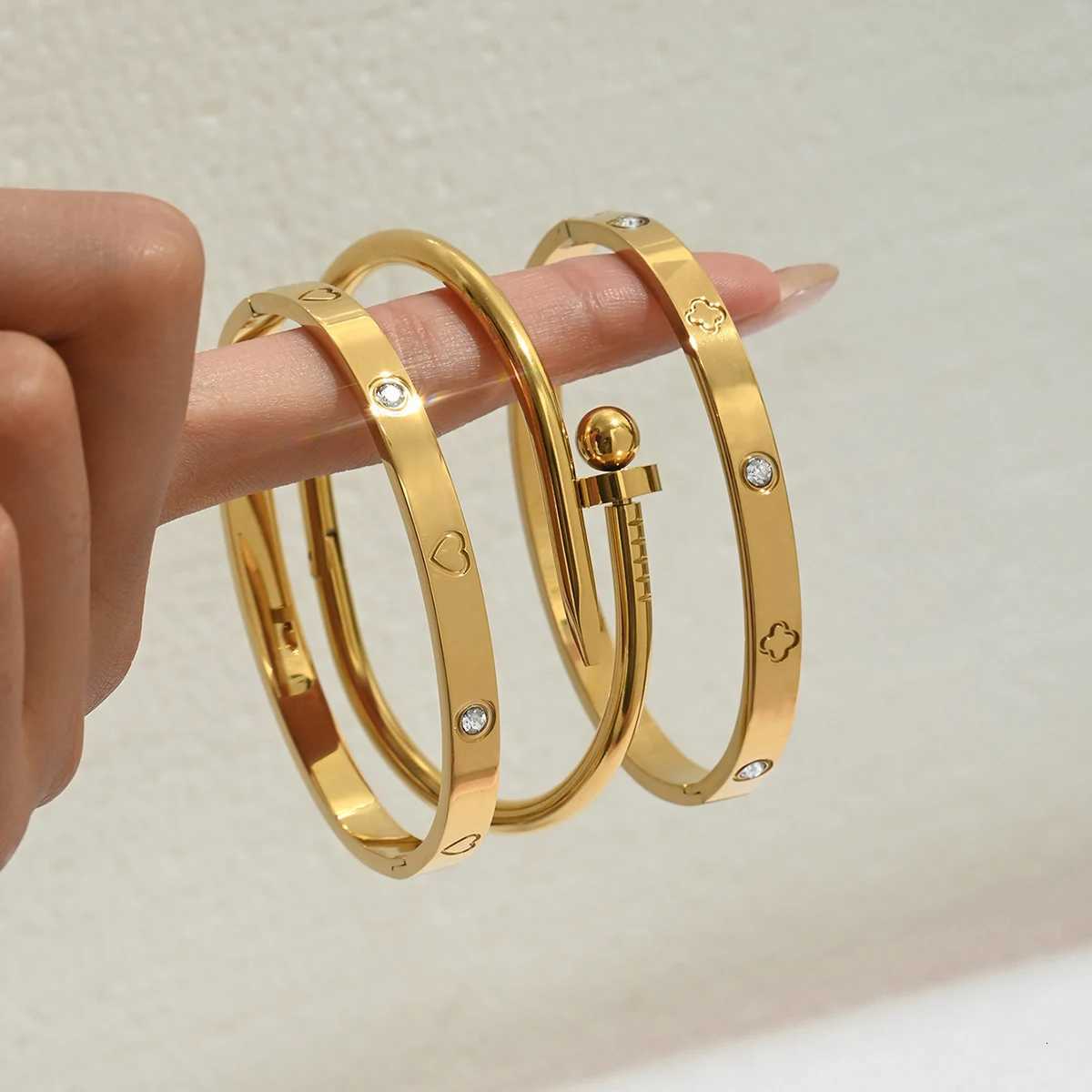 luxury Stainless steel set diamond Lucky Fashion womens gold bangles M251217