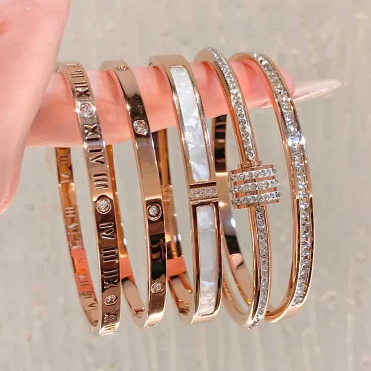 Titanium Steel Rose luxury Golden Fashionable Classic Style Stainless Inlaid With Zircon For Womens Daily Wear M251217