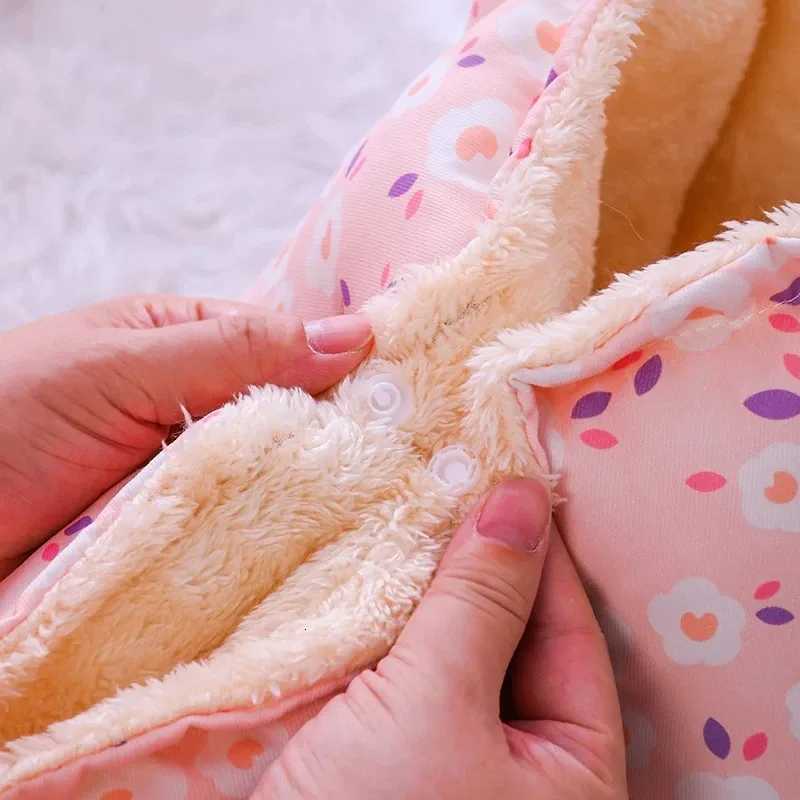 Pet Supplies for Winter Bed Cats Cartoon Kitten Warm Accessories Fluffy Plush Beds Goods House Accessory Basket Dog Puppy All M251217