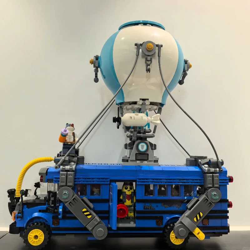 2025 New Battle Bus Building Blocks Childrens Toys Birthday Gift X251216