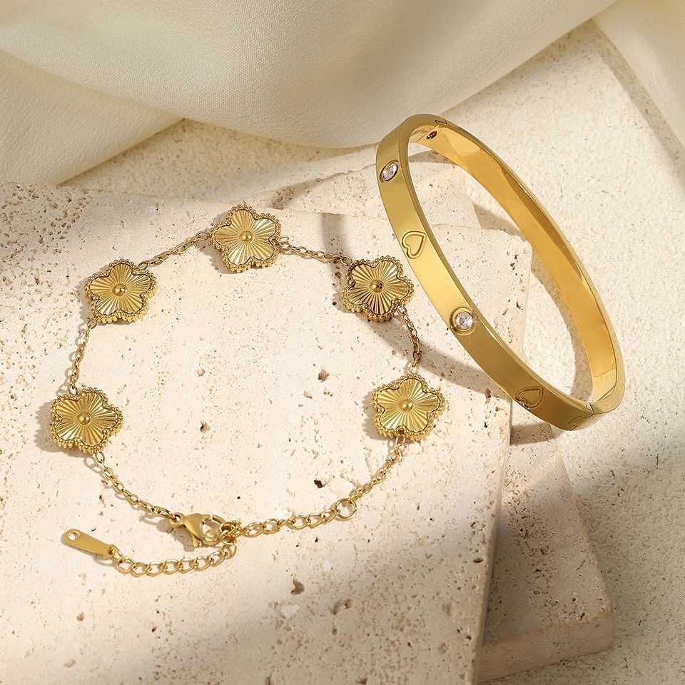 ZAKOL Fashion Five- Flower Stacked Bangle for Women Elegant Versatile Stainless Steel Jewelry Gift M251217